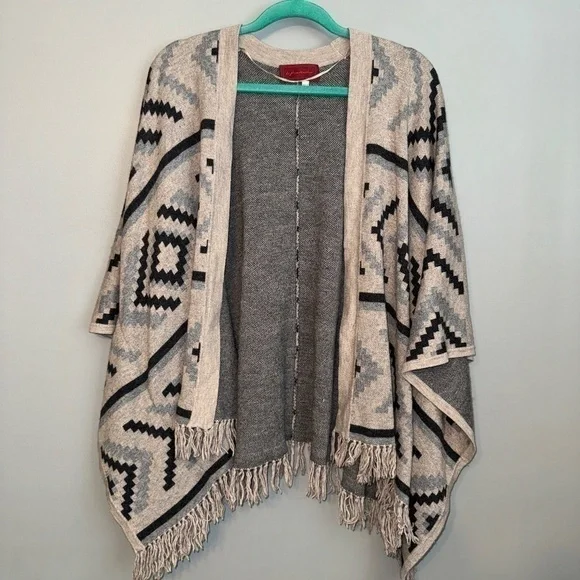 EUC Anthropologie Left On Houston Tan Navajo Print Cardigan Wrap Size XS - S - Picture 4 of 10